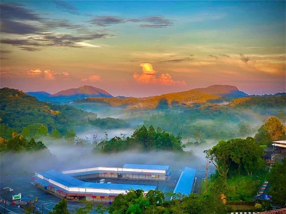 Muslim Homstay@Crown Imperial Court Cameron Highlands Extérieur photo